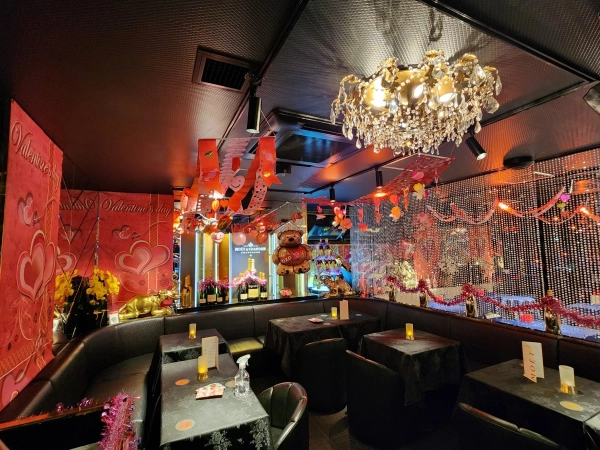 バレンタイン装飾のバー