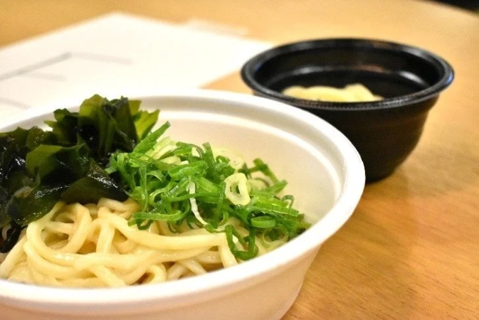 うどんの盛り付け