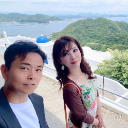 絶景を背景にしたカップル