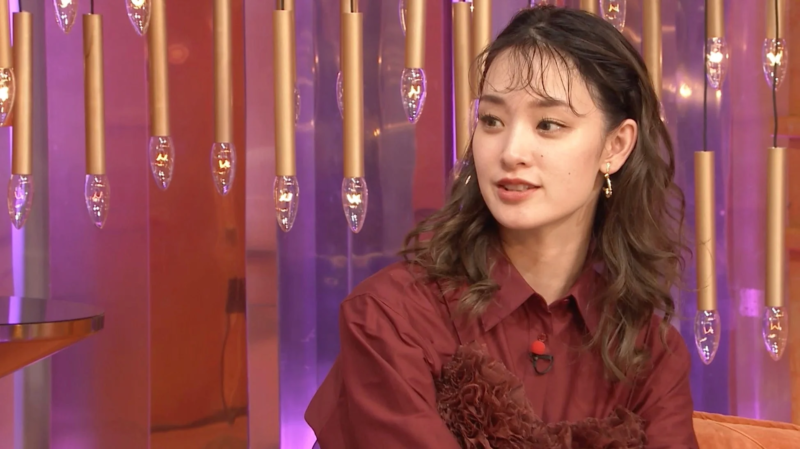 女性、笑顔、スタジオ