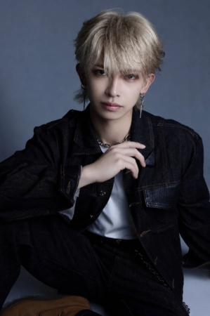 男性出演者1