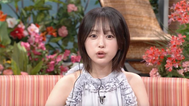 驚くスタジオの女性