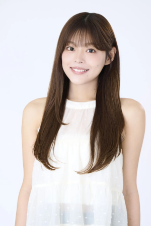 女性出演者1